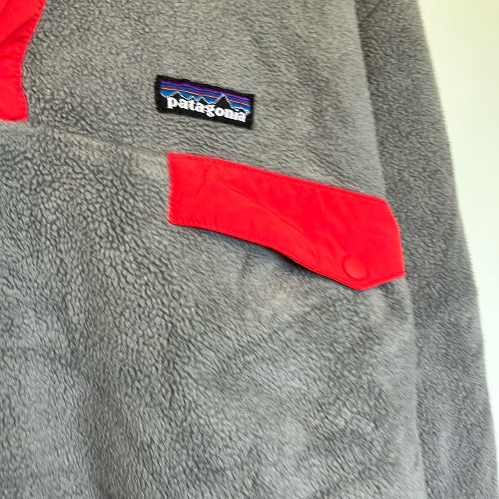 Patagonia Synchilla Gray and Red Fleece Pullover with Hood - Picture 3 of 5
